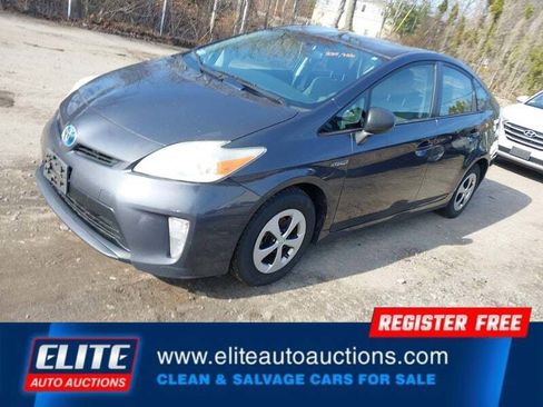 Used 2013 Toyota Prius Two image 3