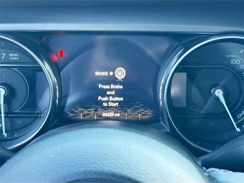 Used 2023 Jeep Wrangler Unlimited image 13