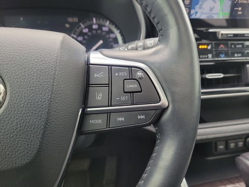 Used 2021 Toyota Highlander Platinum image 28