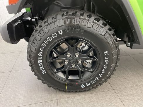 New 2025 Jeep Gladiator Willys image 8