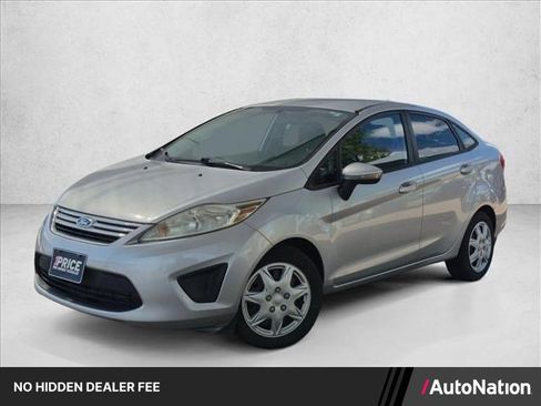 Used 2013 Ford Fiesta SE FWD image 1