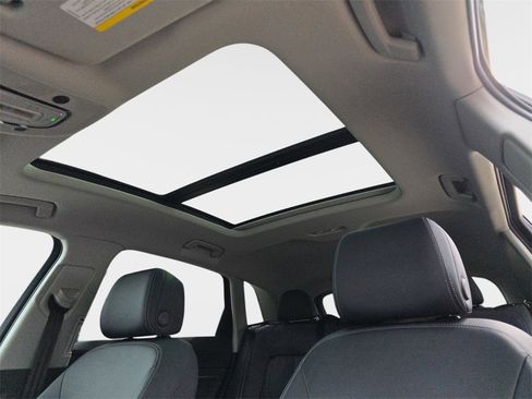 Certified 2024 Audi Q8 e-tron Premium image 34