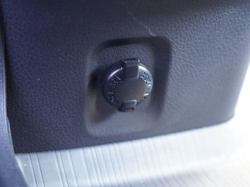 Certified 2026 Toyota Sienna XSE image 36