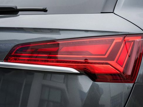 Used 2023 Audi Q5 2.0T Premium w/ Convenience Package image 7