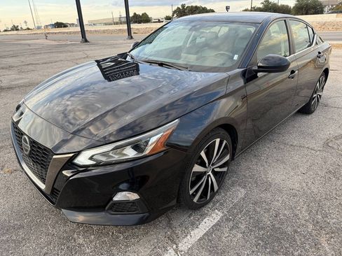 Used 2021 Nissan Altima 2.5 SR FWD image 3