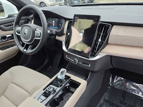 New 2026 Volvo XC90 B6 Plus w/ Protection Package Premier image 10