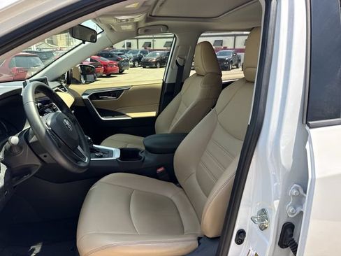 Used 2024 Toyota RAV4 XLE Premium AWD/4WD image 28