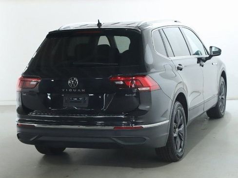Used 2023 Volkswagen Tiguan SE w/ Panoramic Sunroof Package AWD/4WD image 48