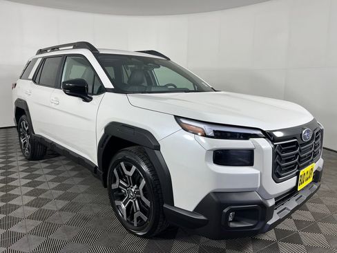 New 2026 Subaru Outback Touring XT image 3