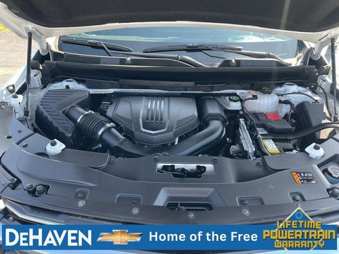 Used 2025 Chevrolet Traverse LT FWD image 29