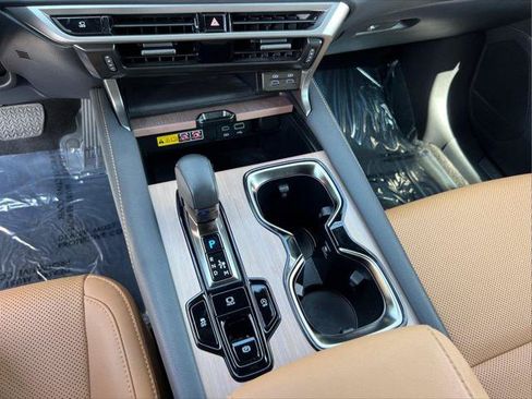 Certified 2025 Lexus RX 350 Premium w/ Accessory Package (Z1) FWD image 32