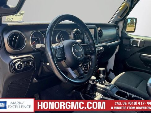 Used 2021 Jeep Gladiator Sport AWD/4WD image 18