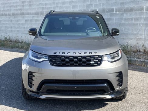 Used 2024 Land Rover Discovery Dynamic SE AWD/4WD image 2