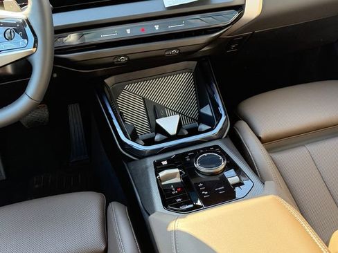 Used 2025 BMW X3 xDrive30i w/ Premium Package image 15