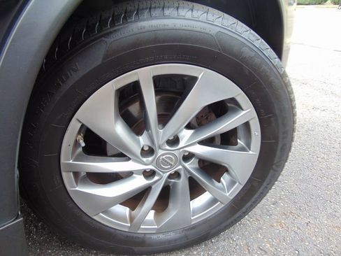 Used 2015 Nissan Rogue SL image 35