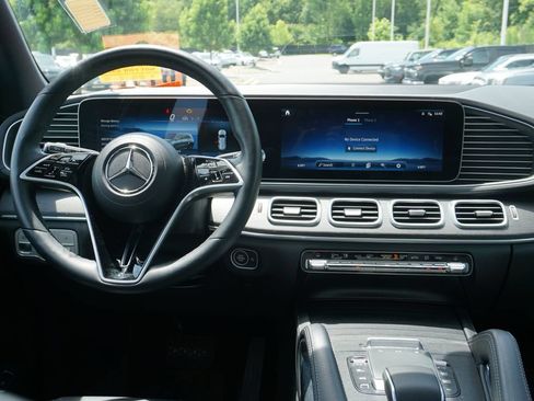 Certified 2025 Mercedes-Benz GLS 450 4MATIC image 15