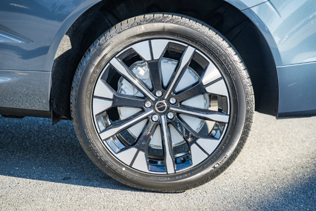 New 2027 Volvo XC60 T8 Plus AWD/4WD image 18