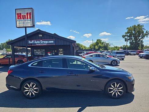 Used 2016 Chevrolet Malibu LT FWD image 2