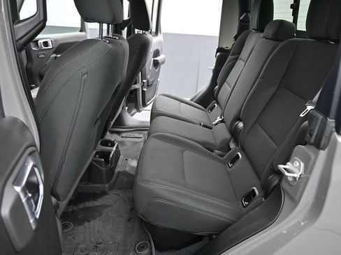 Used 2022 Jeep Gladiator Sport AWD/4WD image 14
