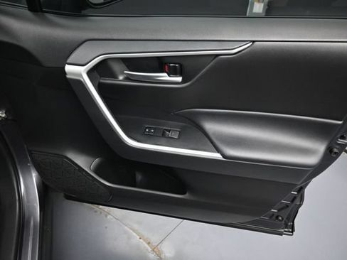 Used 2024 Toyota RAV4 XLE FWD image 30