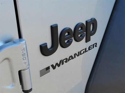 Used 2024 Jeep Wrangler Sport S image 5