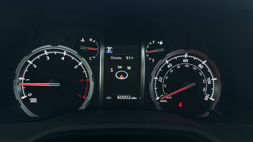 Used 2020 Toyota 4Runner Venture w/ Moonroof Package AWD/4WD image 10