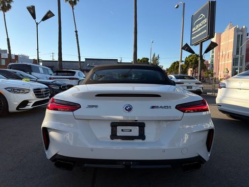 Used 2022 BMW Z4 M40i w/ Premium Package image 15