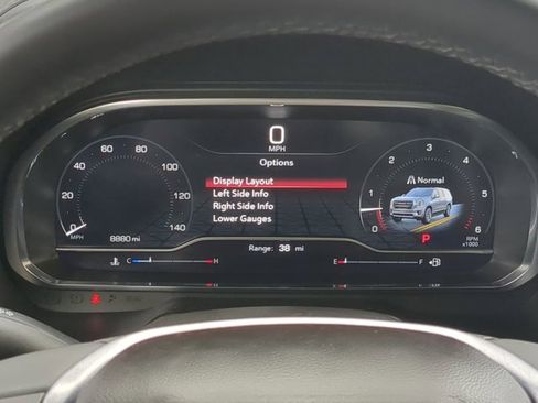 Used 2024 GMC Yukon SLE w/ Gmc Pro Safety Plus Package image 26