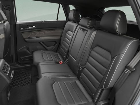 Used 2021 Volkswagen Atlas Cross Sport SE w/ Panoramic Sunroof Package FWD image 17