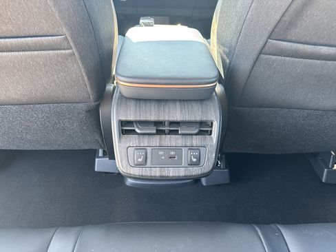 Used 2023 Nissan Ariya FWD image 18
