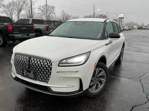 Used 2025 Lincoln Corsair AWD image 3