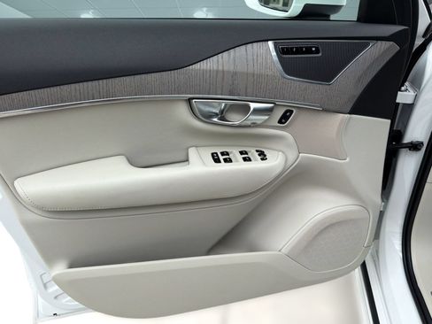 Certified 2024 Volvo XC90 B5 Plus w/ Protection Package Premier AWD/4WD image 12
