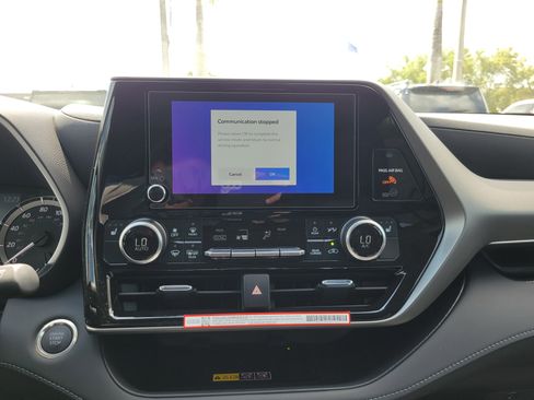 Used 2026 Toyota Highlander XLE image 24