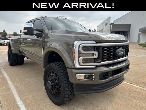 Used 2026 Ford F450 Platinum w/ Platinum Plus Package AWD/4WD image 1