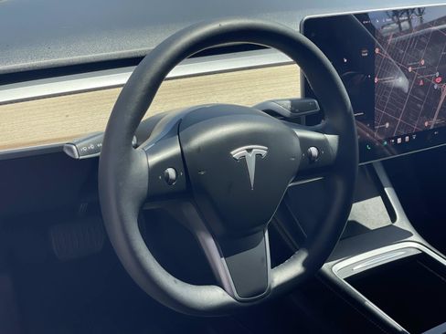 Used 2022 Tesla Model 3 RWD image 10