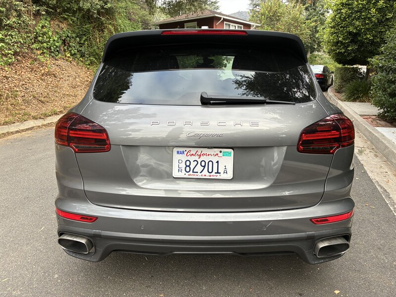 Used 2017 Porsche Cayenne AWD/4WD image 22