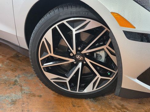 Certified 2025 Hyundai Ioniq 6 SEL image 6