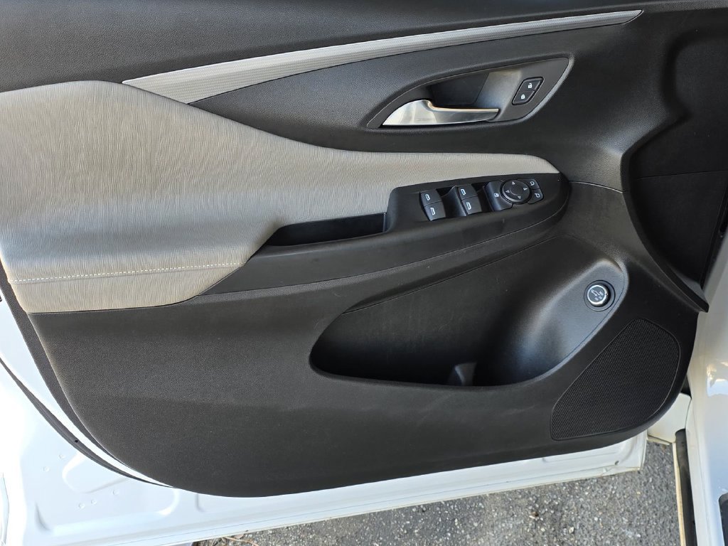 Used 2025 Buick Envista Avenir FWD image 28