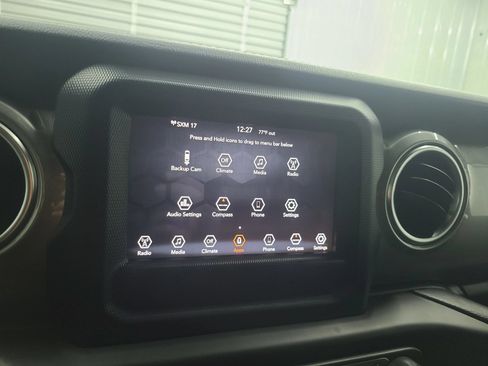 Used 2020 Jeep Wrangler Unlimited Sahara AWD/4WD image 30