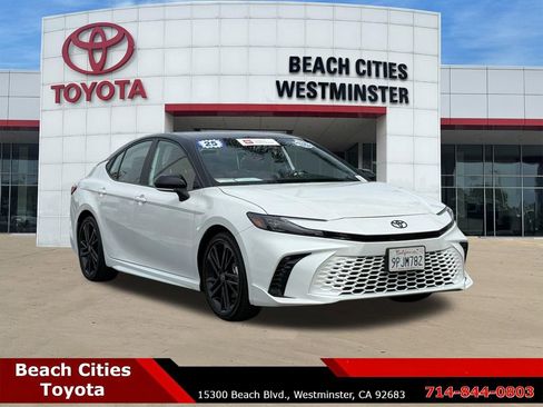 Used 2025 Toyota Camry XSE FWD image 1