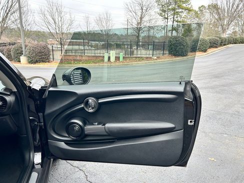 Used 2017 MINI Cooper 2-Door Hardtop image 30
