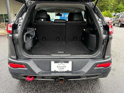 Used 2017 Jeep Cherokee Trailhawk w/ Cold Weather Group AWD/4WD image 23