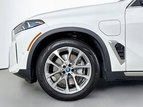 Used 2024 BMW X5 xDrive50e w/ Premium Package image 34