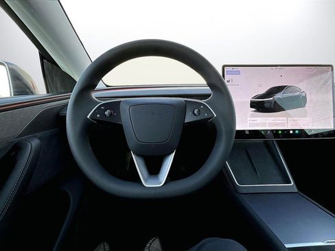 Used 2026 Tesla Model Y AWD image 10