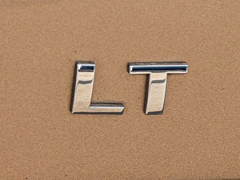 Used 2019 Chevrolet Equinox LT image 18