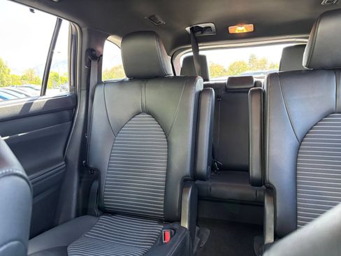 Used 2025 Toyota Highlander XSE AWD/4WD image 42