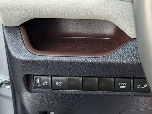 Used 2023 Toyota RAV4 Limited AWD/4WD image 23