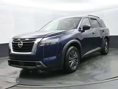 Used 2024 Nissan Pathfinder SV