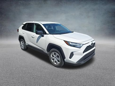 Used 2025 Toyota RAV4 LE AWD/4WD image 2