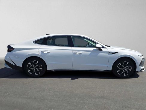 Used 2025 Hyundai Sonata SEL FWD image 2